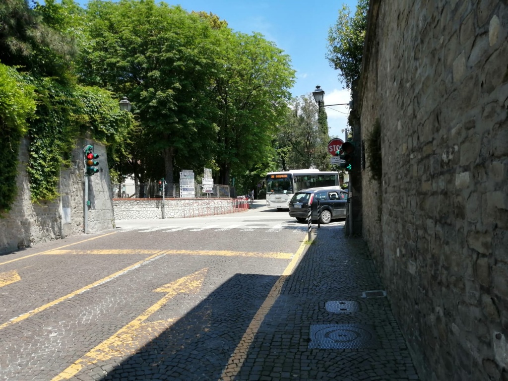 1590658418_semaforo2