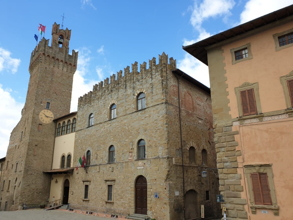 1593517370_Arezzo_Comune1