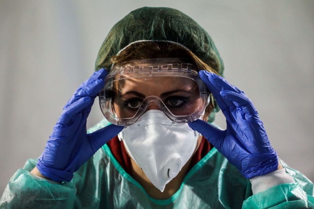 1594297437_1584895044_coronavirus-medici_o