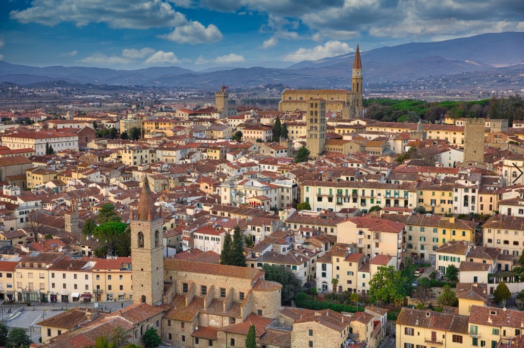 1595866518_Arezzo_dallalto_3