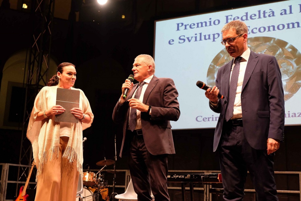 La consegna dei premi “Fedeltà al lavoro e Sviluppo Economico”
