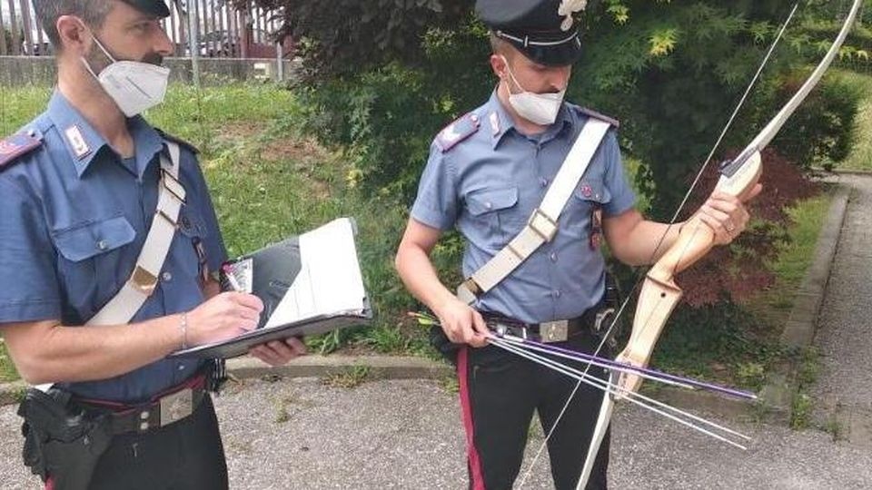 1596613817_Carabinieri_arco_e_frecce