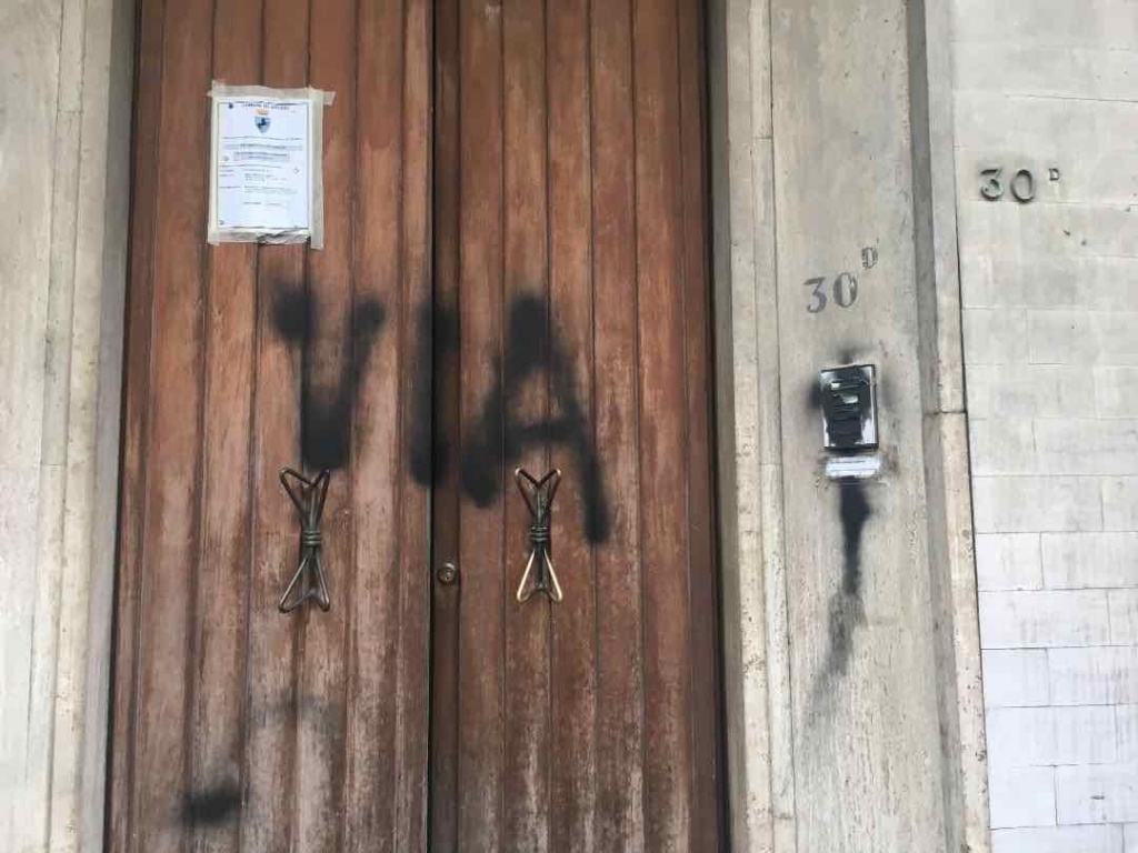1598005234_Scritte_Saione_1
