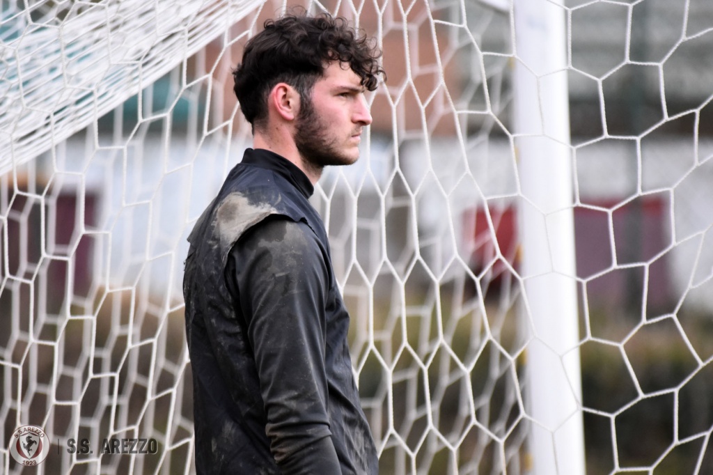 Arezzo calcio, rescissione consensuale con il portiere Daga