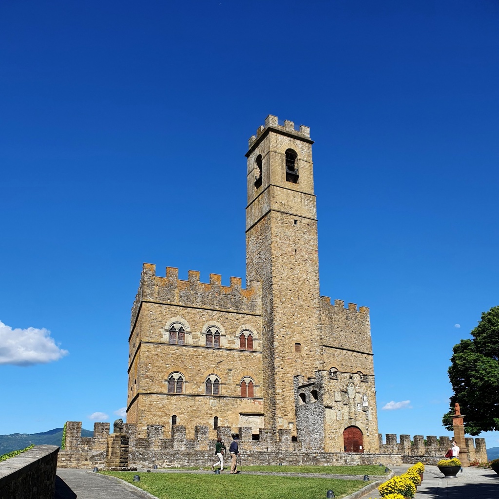 1599588133_Castello_Poppi_1