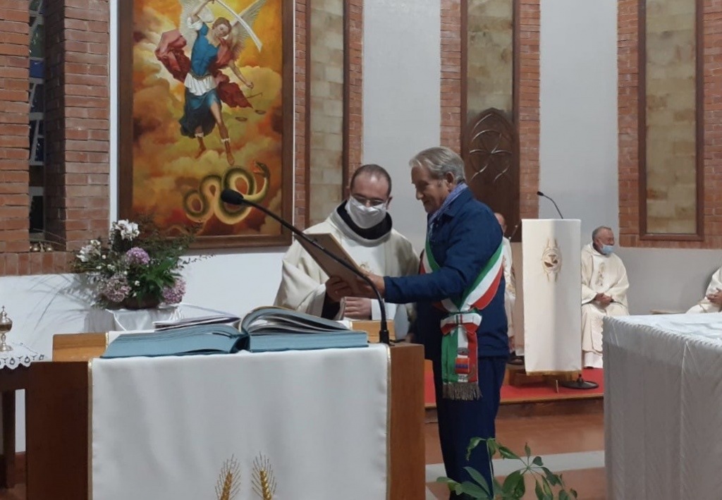1601487498_Consegna_Pergamena