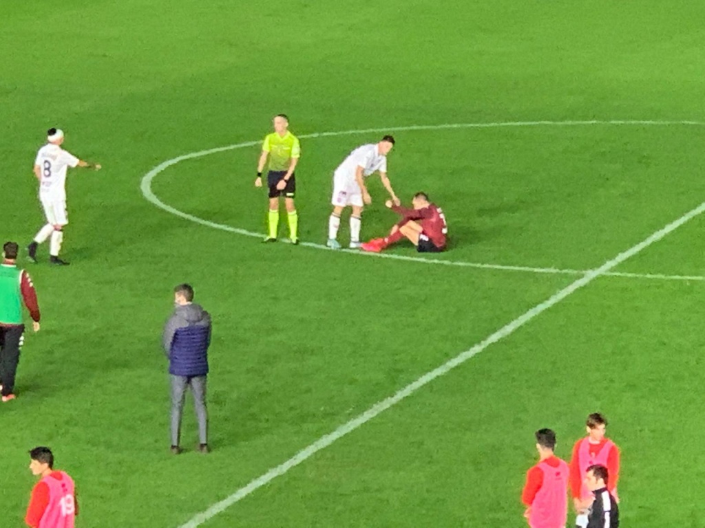 Arezzo sdraiato dalla Virtus Verona, è notte fonda