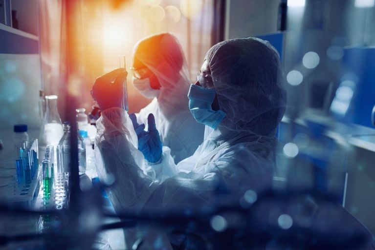 1605687311_coronavirus_lab