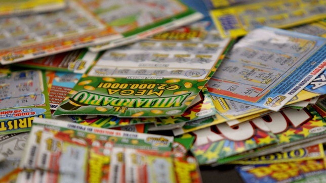 Furto in tabaccheria: ruba 2mila euro di gratta e vinci, denunciata