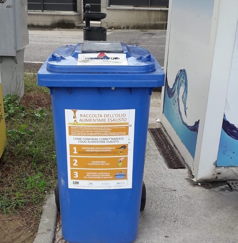 1606471361_SeiToscana_raccolta_olio_alimentare_esausto
