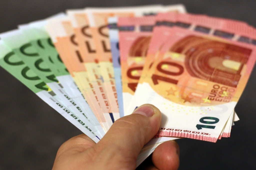 1606811444_decreto-ristori-quater-bonus-natale-tesse-ultime-novita