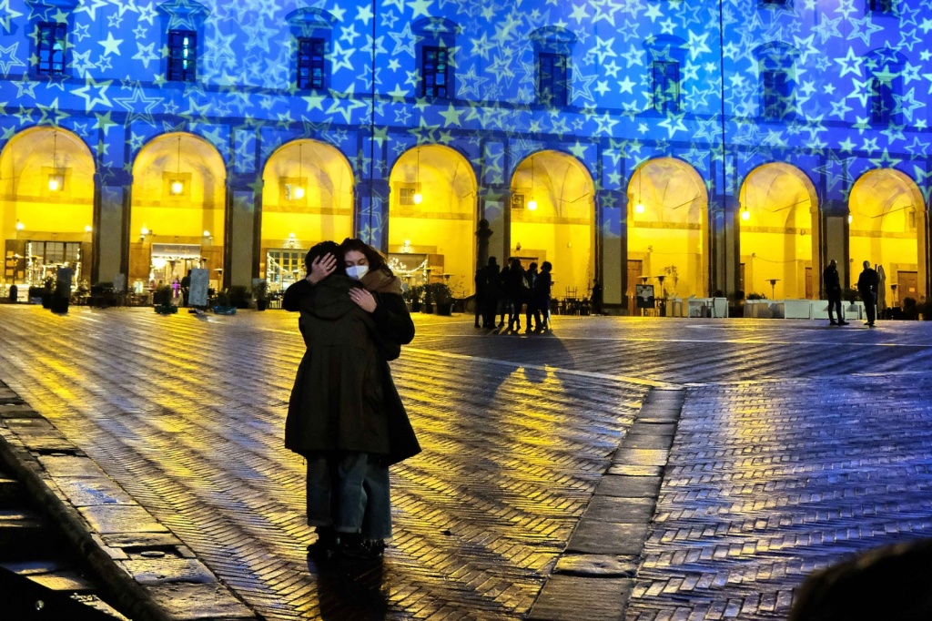 1608229954_Arezzo_Christmas_Light_1