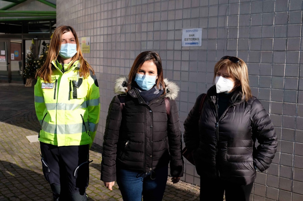 Martina, Alessandra e Mara, le prime vaccinate aretine. D’Urso: “Superare timori” Ar24Tv