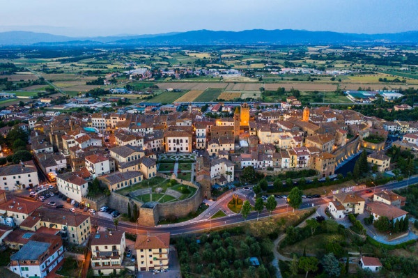 Monte San Savino, il commercio è anche online. Meacci: “Proroga buoni acquisto, sgravi e agevolazioni” Ar24Tv