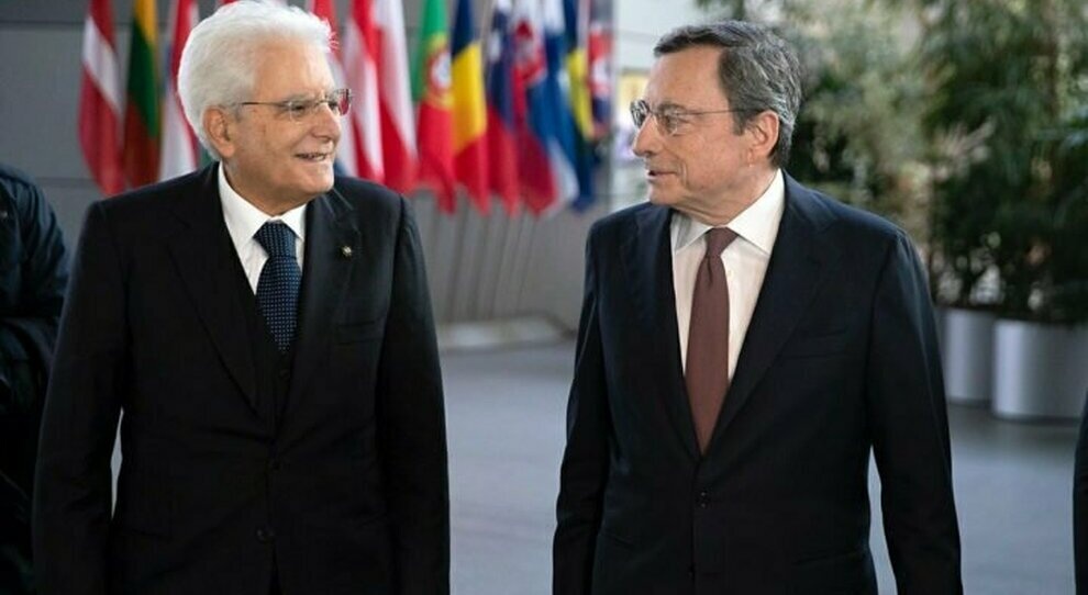 Renzi fa saltare il tavolo, Fico fallisce, Mattarella umilia la politica. Tentativo di Draghi