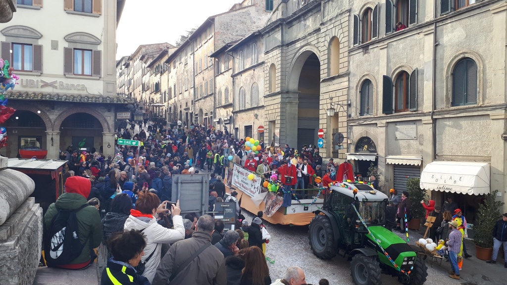 1612509075_carnevale_anghiari_foto_1