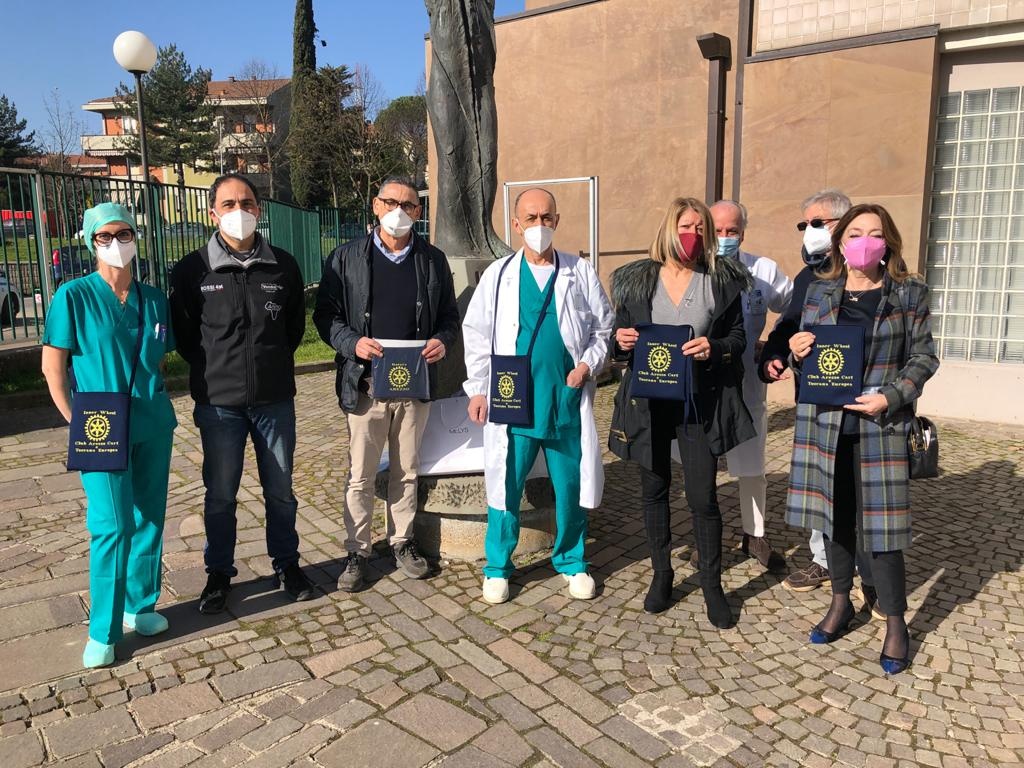 1614329196_foto_consegna_rotary2
