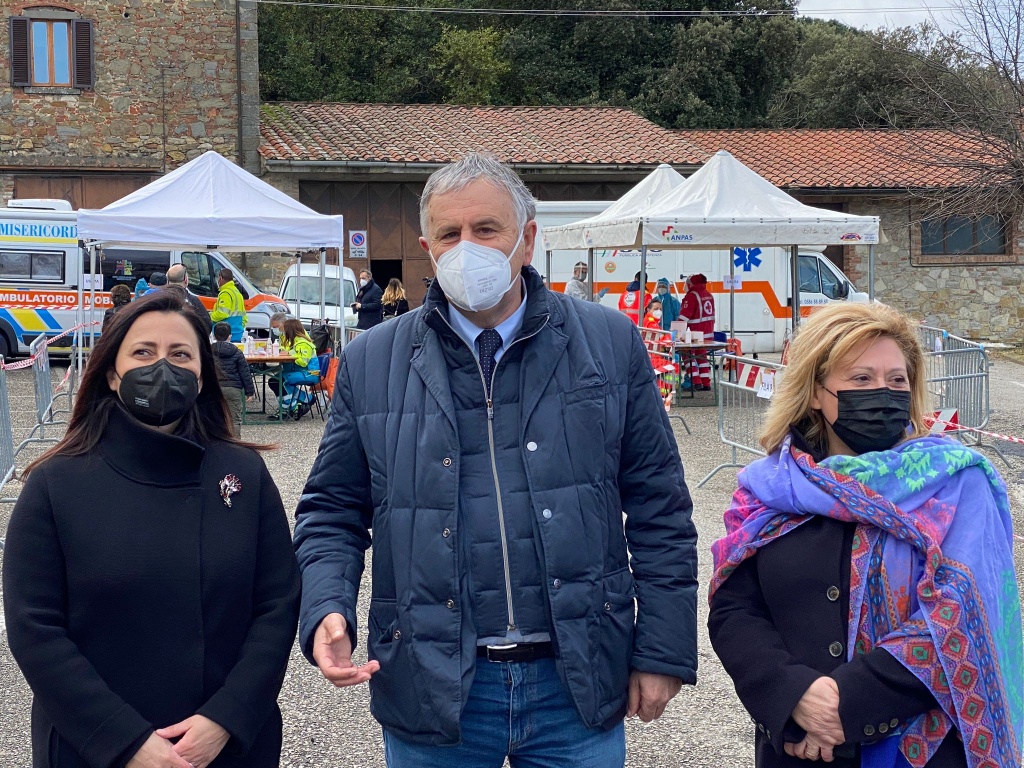 Casini: “Focolaio nelle scuole di Lucignano, ancora chiusi parchi e giardini”. Ceccarelli: “Screening fondamentale” Ar24Tv