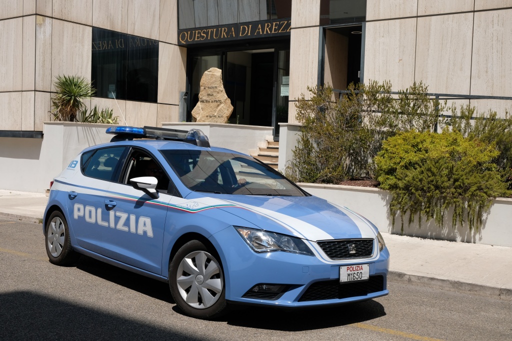 1617260000_Polizia_Arezzo1