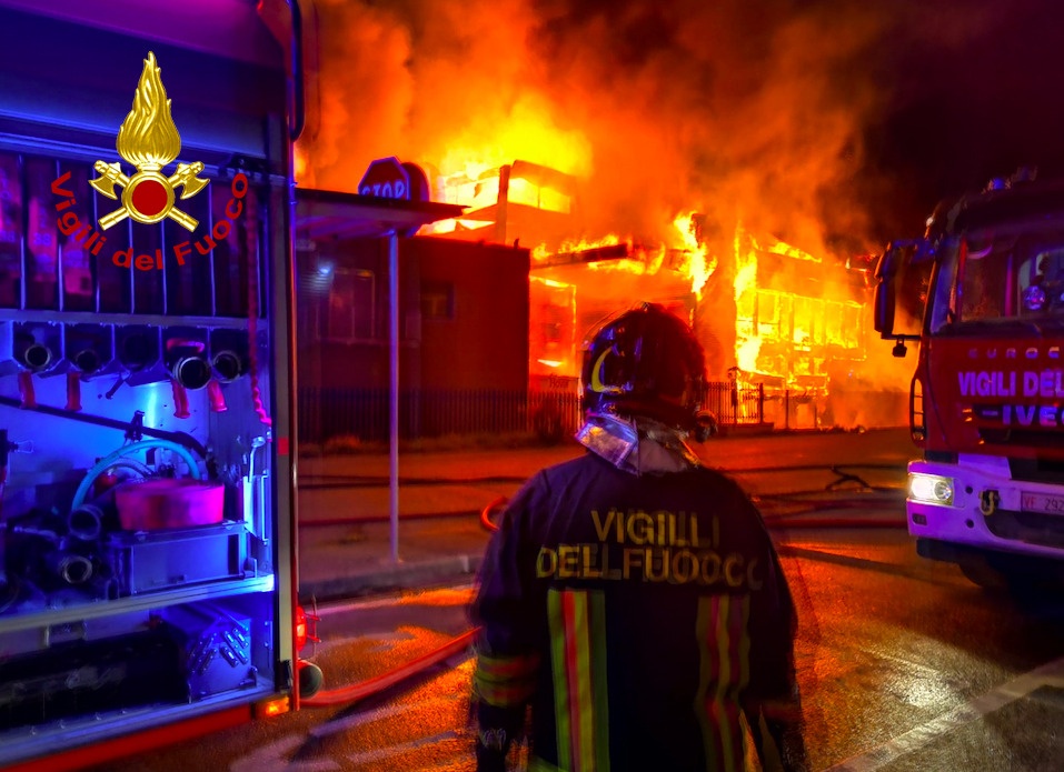 1617341740_incendio_Levane2