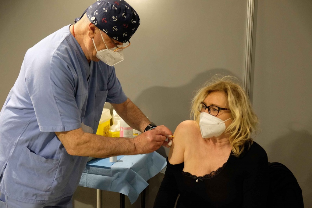 Coronavirus: 100 nuovi casi ad Arezzo e provincia, 81 guarigioni. Per il terzo giorno consecutivo tre decessi