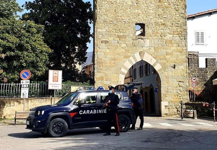 1620208381_Carabinieri_Valdarno