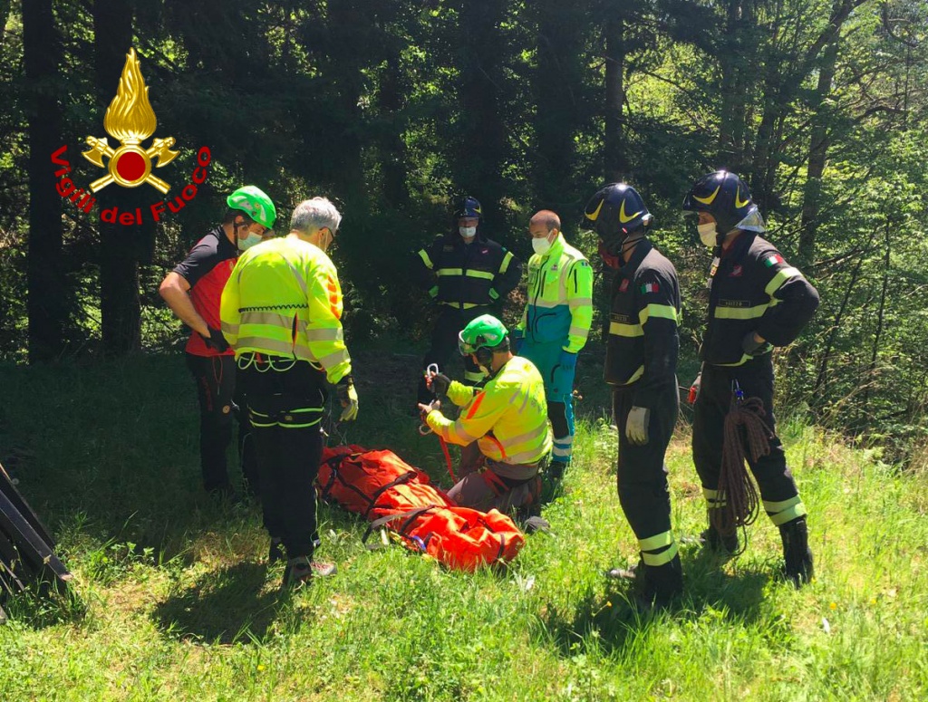 1620572918_Vigili_del_fuoco_soccorso_ciclista1