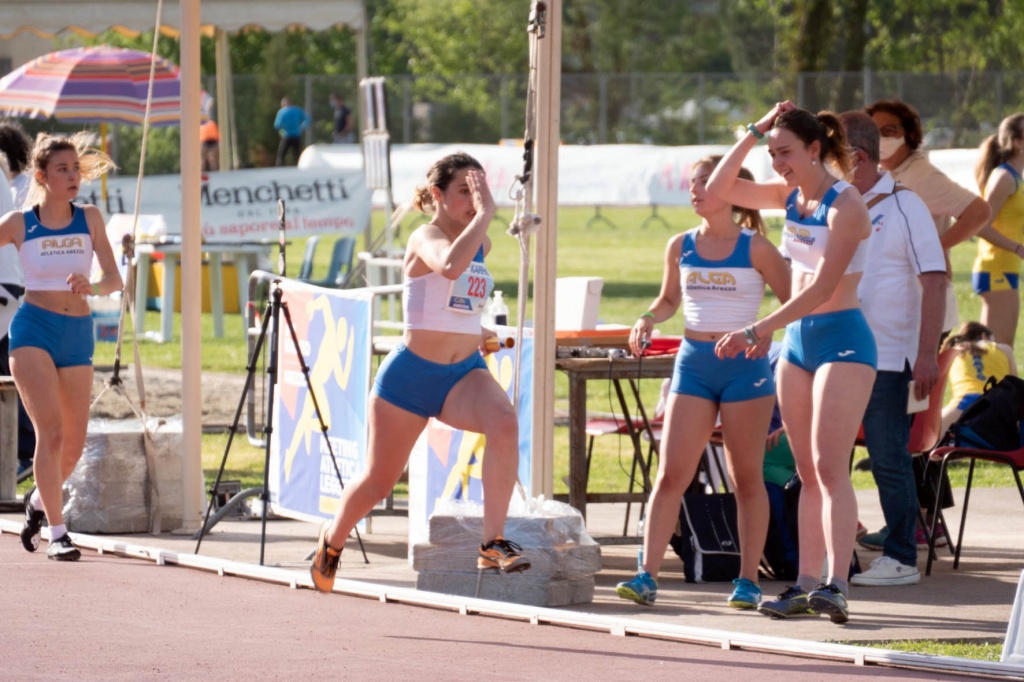 1620721370_Alga_Atletica_Arezzo_-_Staffetta_4x400_femminile_2