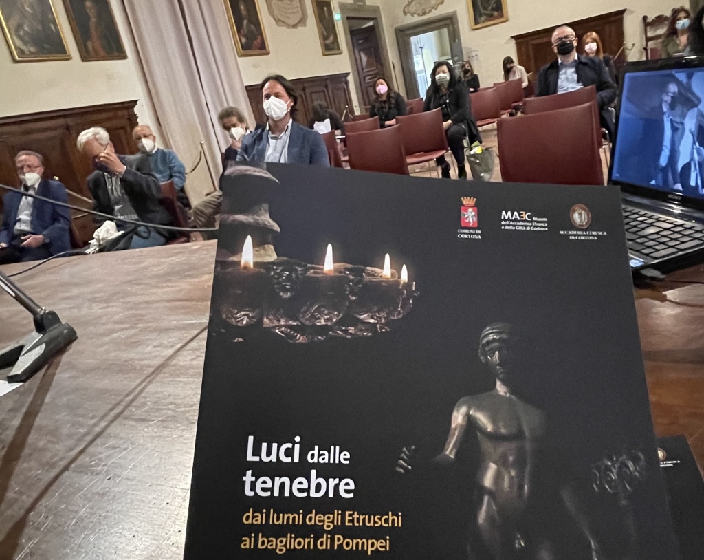 1621595457_presentazione_Luci_dalle_Tenebre_IMG_6956