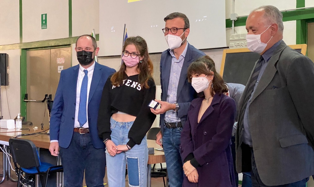 Veneri e Mazzeo: “La Costituzione ai ragazzi delle scuole, strumento fondamentale” Ar24Tv