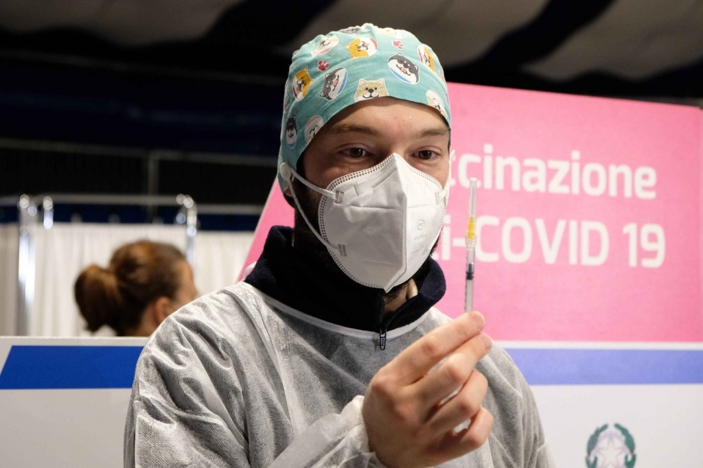 1623577347_1619066596_vaccinazione_teatro_tenda