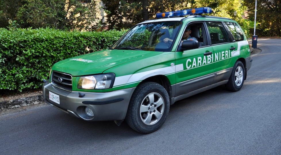 Opere prive di autorizzazioni edilizie e paesaggistiche, sequestrato complesso residenziale