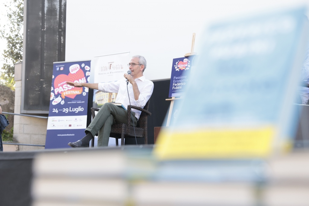 “Sul vulcano”, al Passioni Festival il saggio di Federico Fubini sulle criticità globali Ar24Tv