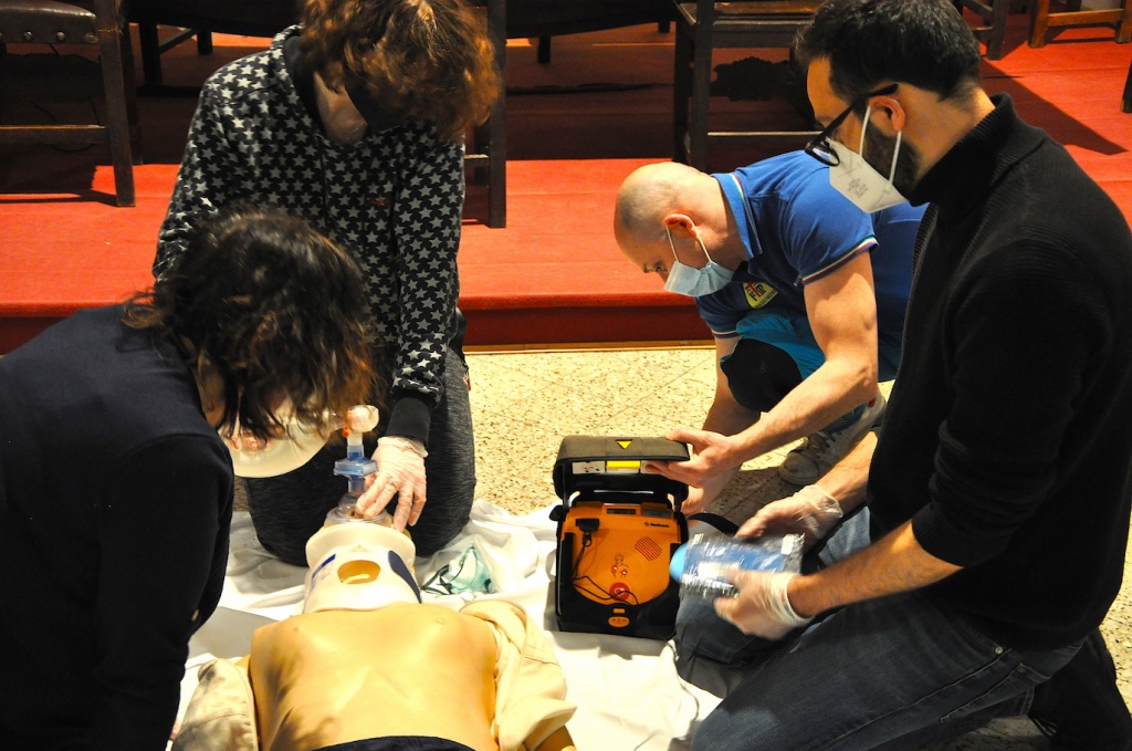 29 aretini qualificati all’uso del defibrillatore