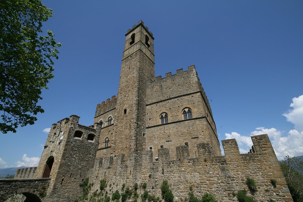 1631956185_Castello_di_Poppi_02