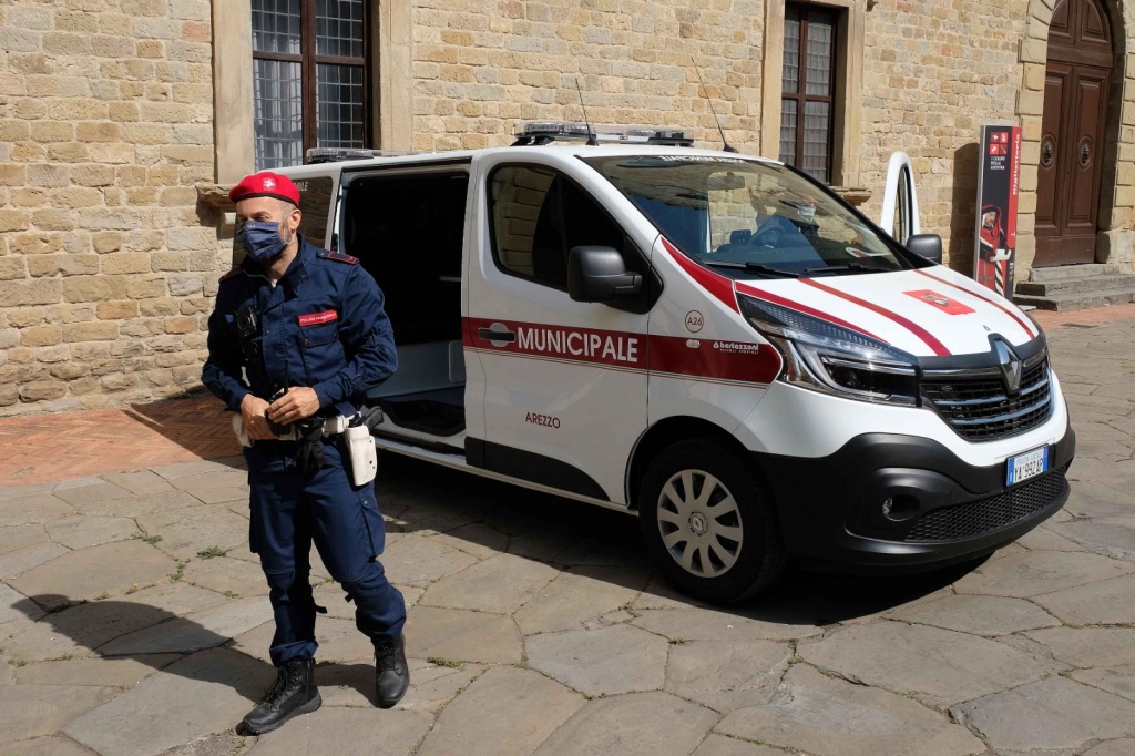 1633425930_Polizia_Municipale_Arezzo