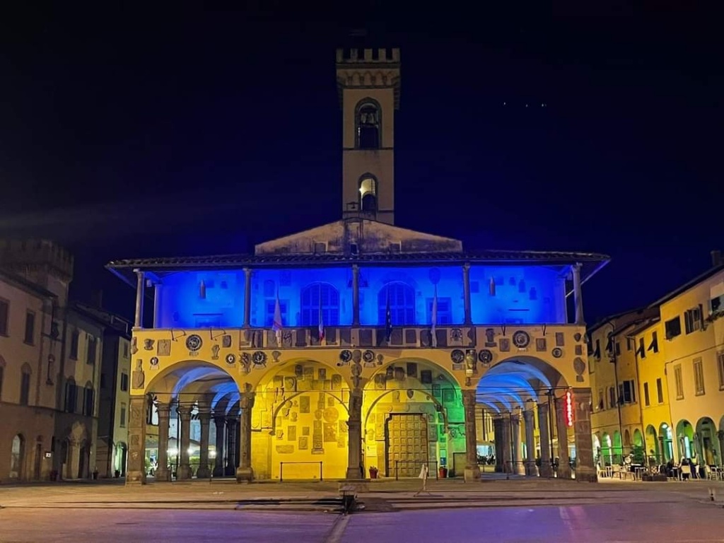 1636801952_Palazzo_dArnolfo_blu