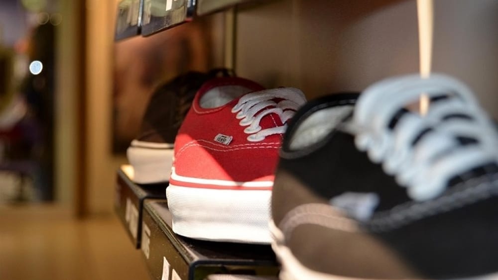 1637835209_negozio-scarpe