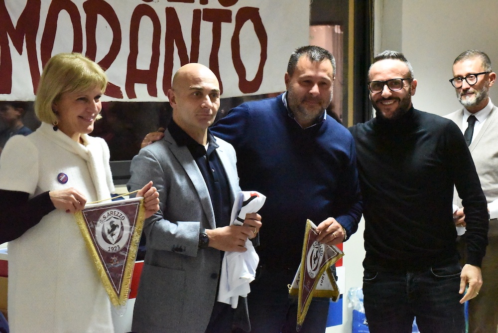 1637936551_cena-orgoglio-amaranto-pronto-donna-33