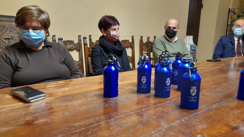 Acqua in borraccia, per combattere lo spreco e tutelare l’ambiente Ar24Tv