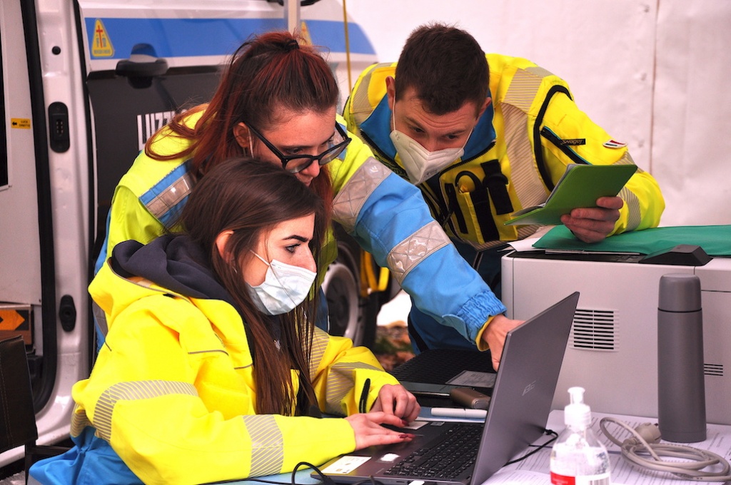 Weekend con il Camper Vaccinale ASL e Misericordia Arezzo alla Città del Natale