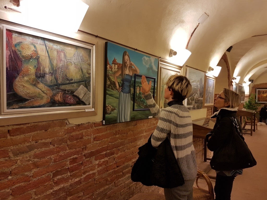 1639737247_foto_1_-_scena_dalla_Biennale_2017