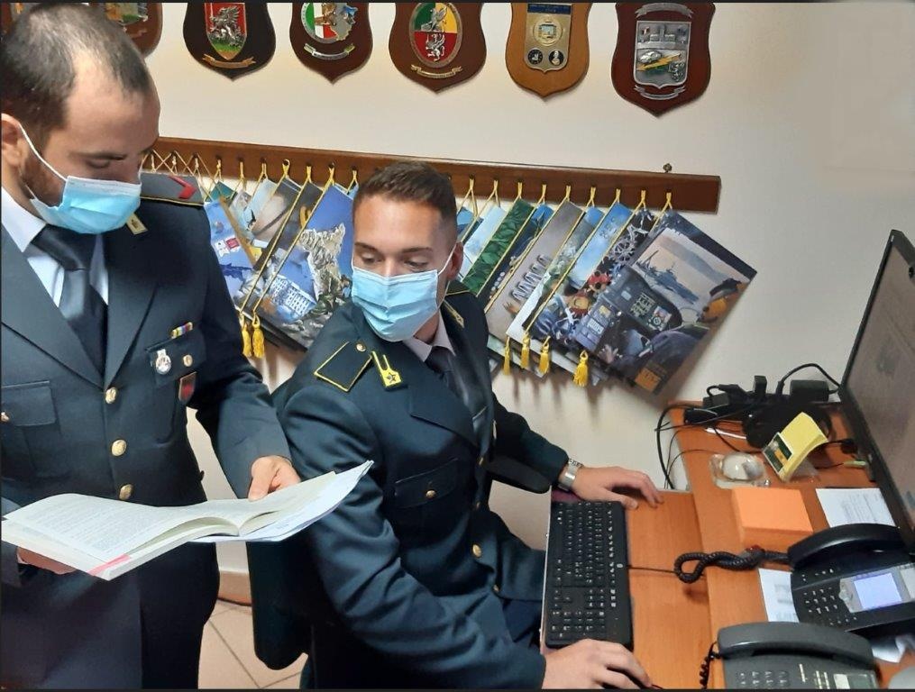 1640093381_Guardia_di_finanza_Arezzo