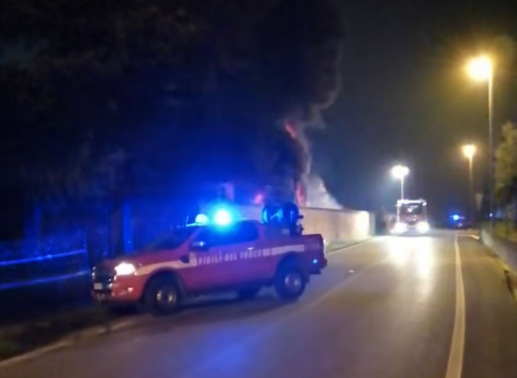 San Giovanni, petardi di troppo: a fuoco sterpaglie