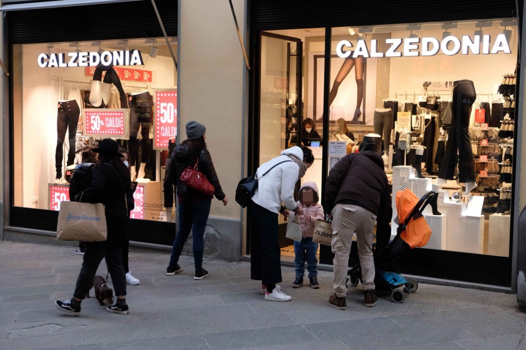 1641456468_saldi_arezzo_1