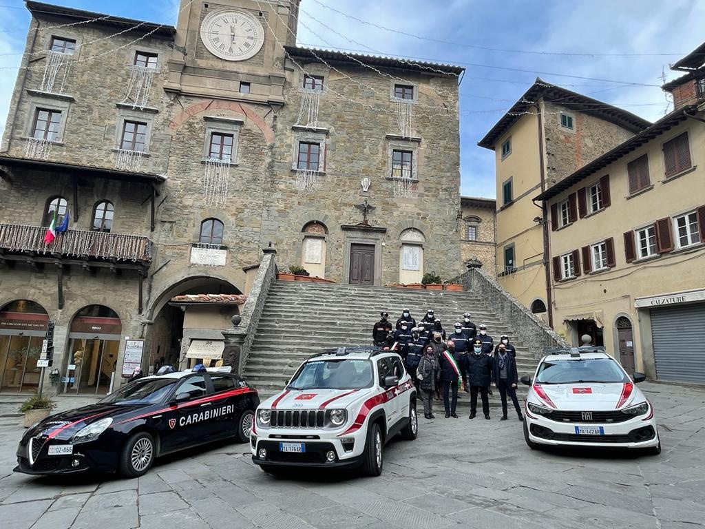 1641814601_polizia_municipale_auto_agenti_08