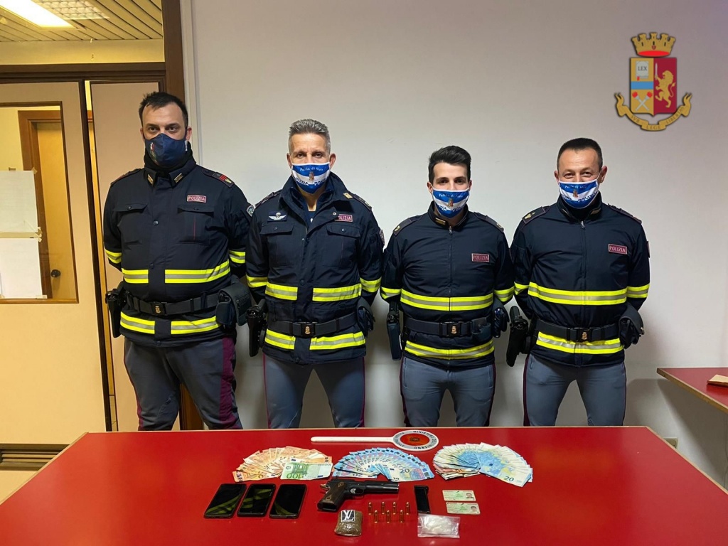 1642069197_Polizia_arresti