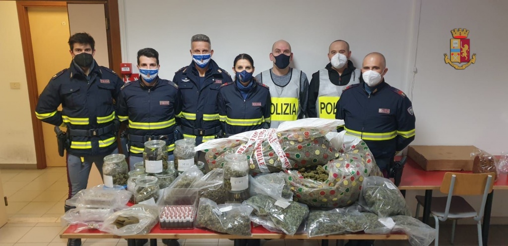 1642239403_polizia_sequestro_droga