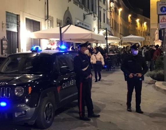 1643136737_1642930669_Carabinieri_Arezzo_movida_o