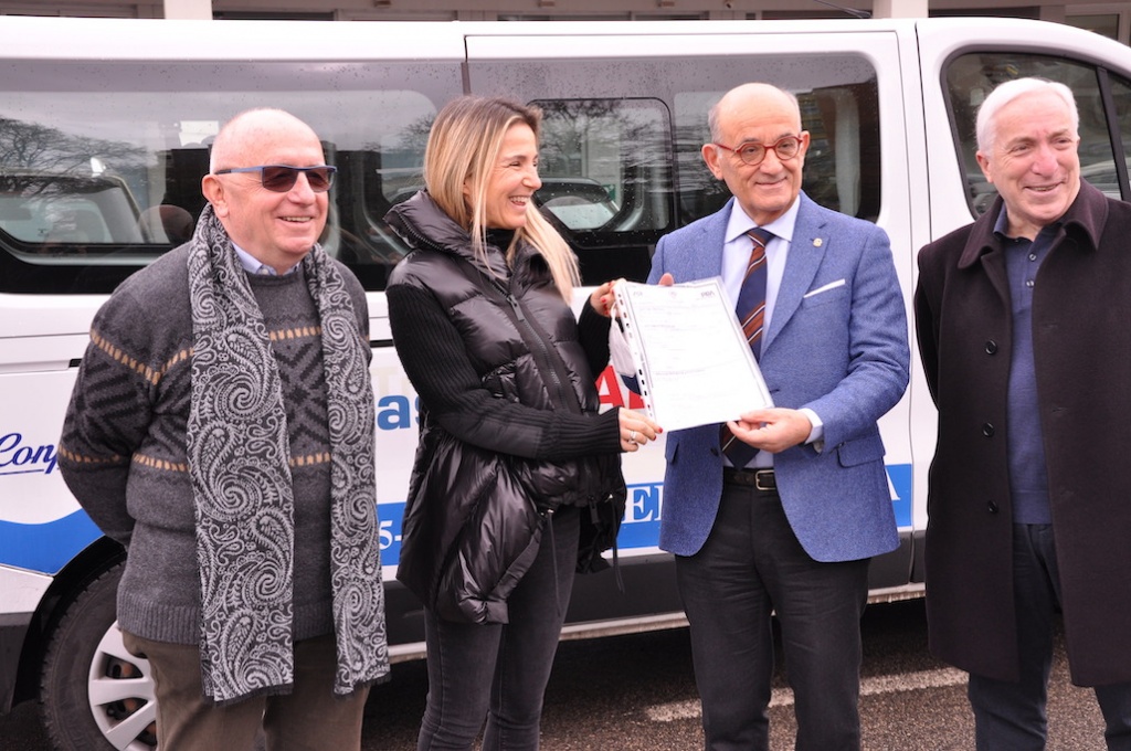 Il pulmino di Confartigianato